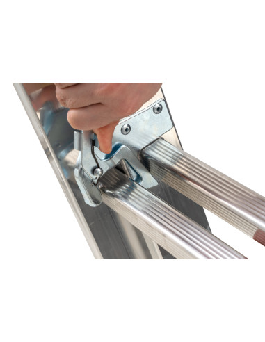 G LEVEL 3 SECTION COMBINATION LADDER WITH PEDAL ADJUSTMENT